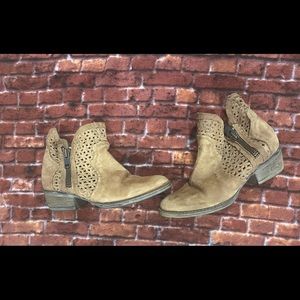 Women’s Corral boots size 7.